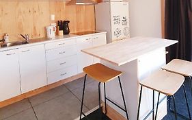 Rotoruas Tiny Gem Bnb With Spa